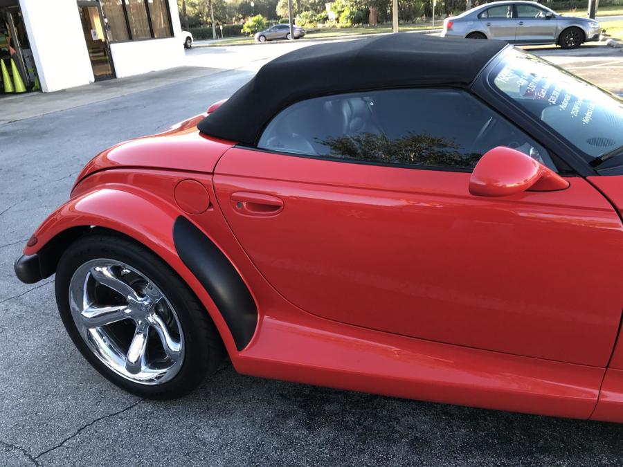 Детали экстерьера Plymouth Prowler 1999 года  (фото 25 из 66)